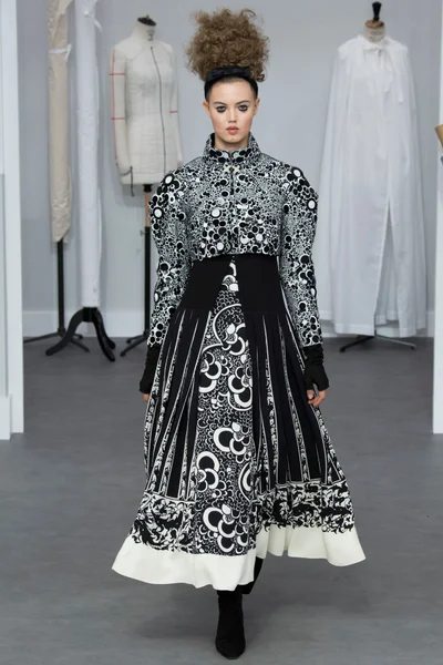 Look 64